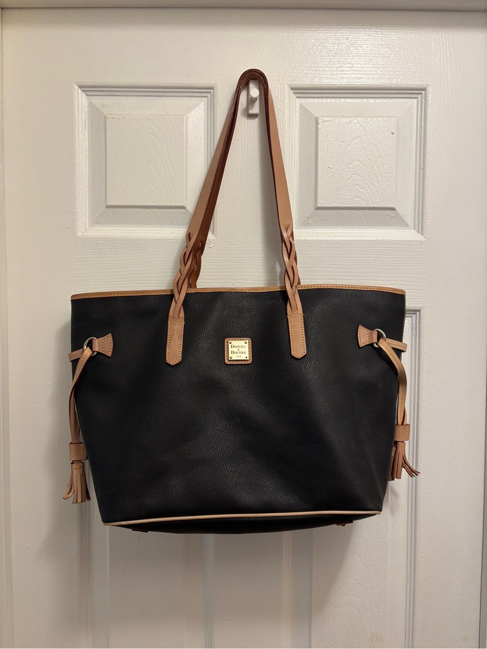 Dooney & Bourke- Eva Bailey Tote
